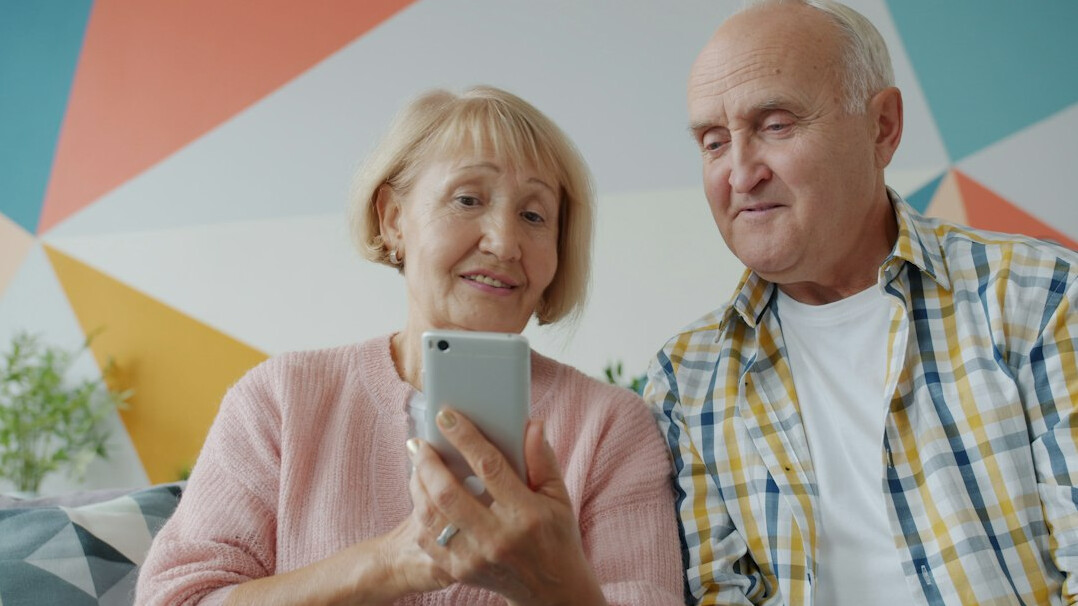 seniors using technology tablet